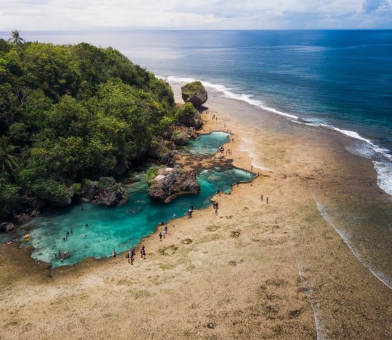 Der Magpupungko Strand